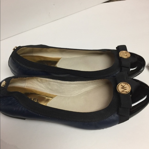 Michael Kors size 7 navy blue flats - Picture 4 of 7